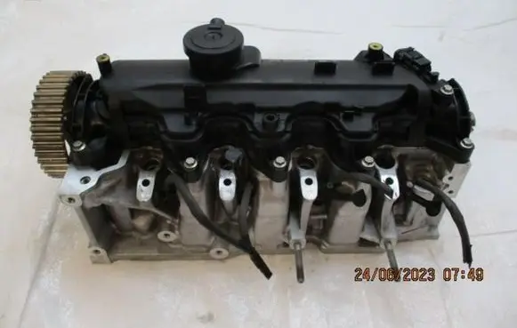 Renault Clio IV Engine head 110421615R