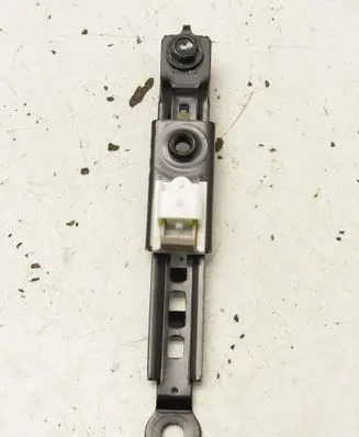 KIA Ceed Seat belt adjustment rail 1008