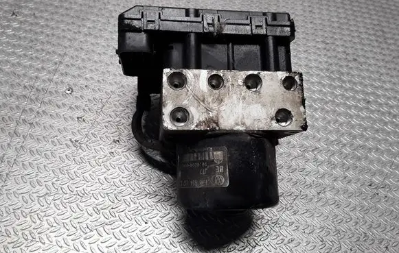 Volkswagen Golf IV ABS Pump 1J0907379G