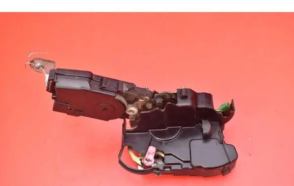 Subaru Outback Front door lock