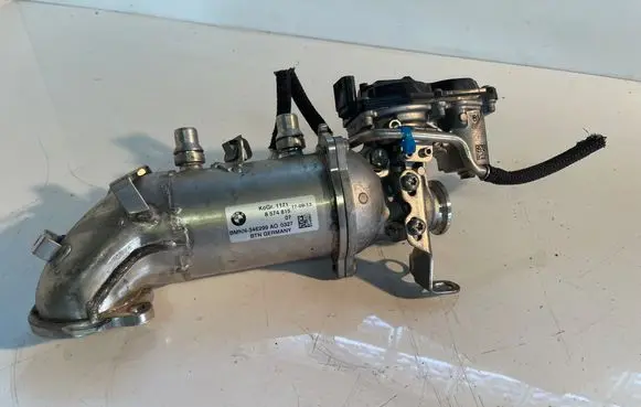 BMW 5 G30 G31 EGR valve cooler 8574815