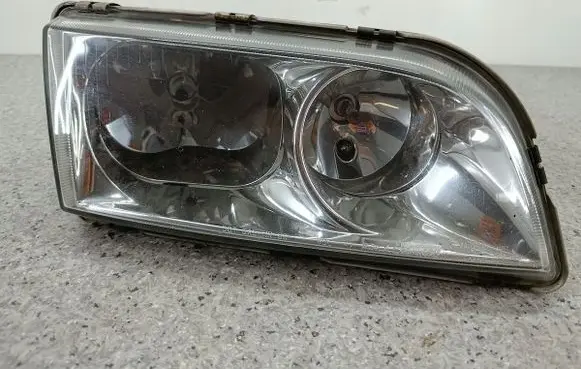 Volvo S40, V40 Headlight/headlamp