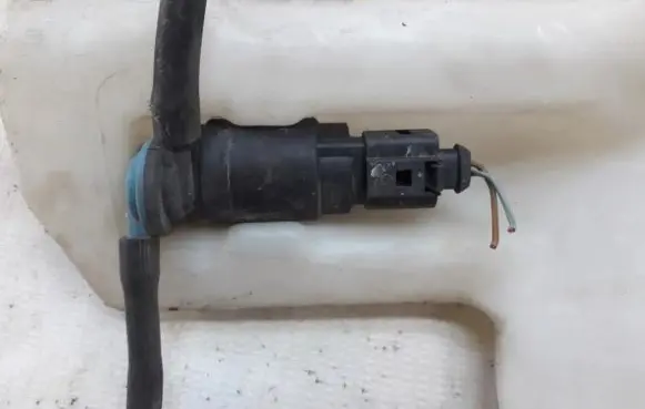Mercedes-Benz A W168 Windscreen/windshield washer pump