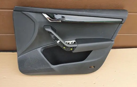 Skoda Octavia Mk3 (5E) Front door card panel trim 5E18677012 5E1867014Q