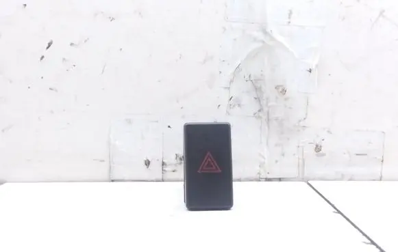Toyota Avensis T250 Hazard light switch 157963 TR9503