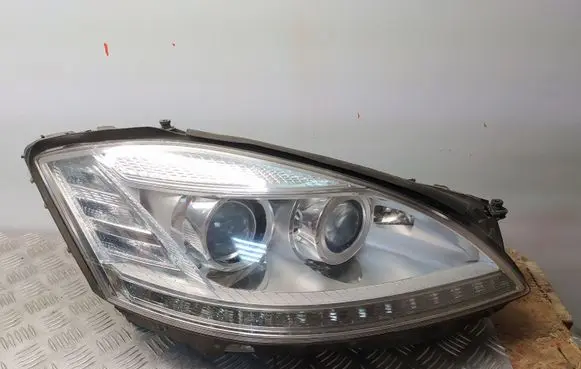 Mercedes-Benz S W221 Headlight/headlamp A2218207259