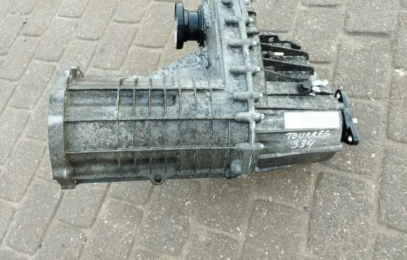 Gearbox transfer box case