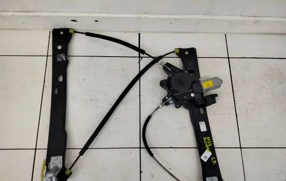 Ford Grand C-MAX Front door window regulator with motor 
