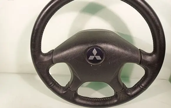 Mitsubishi Outlander Steering wheel