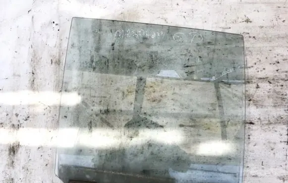 Mazda 323 Rear door window glass
