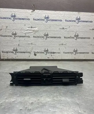 Dash center air vent grill