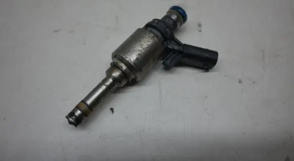 Audi A6 S6 C7 4G Fuel injector 06H906036G