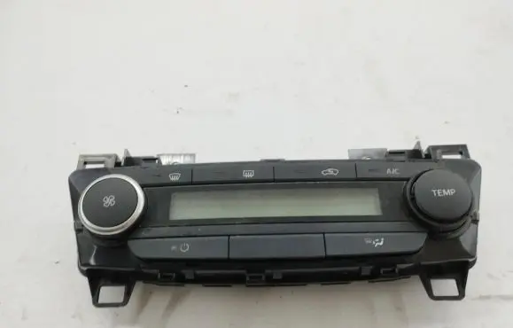 Toyota Avensis T270 Climate control unit 5590005600