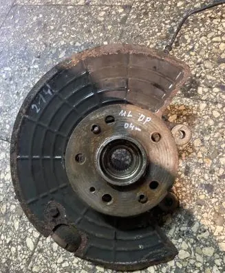 Mercedes-Benz ML W163 Front wheel hub