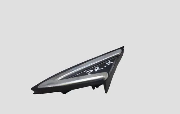 Volvo V40 Front door glass trim molding 31349229