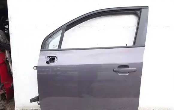 Chevrolet Orlando Front door
