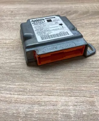 Renault Scenic I Airbag control unit/module 8200117652A 600639500