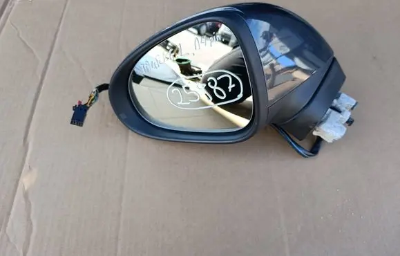 Volkswagen Touareg II Front door electric wing mirror