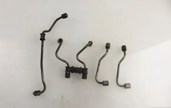 Honda FR-V Fuel injector supply line/pipe 
