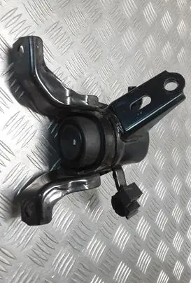 Toyota Auris E180 Engine mount bracket