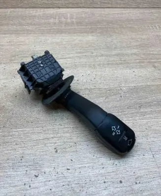 BMW 7 E38 Indicator stalk 8352172 01100410