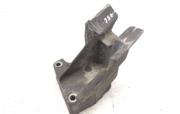 Peugeot 806 Engine mounting bracket 9632011910