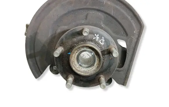 Nissan Qashqai+2 Front wheel hub spindle knuckle 