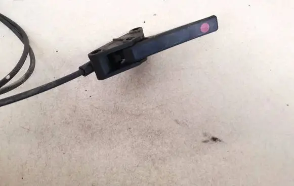 Citroen C5 Engine bonnet (hood) release handle