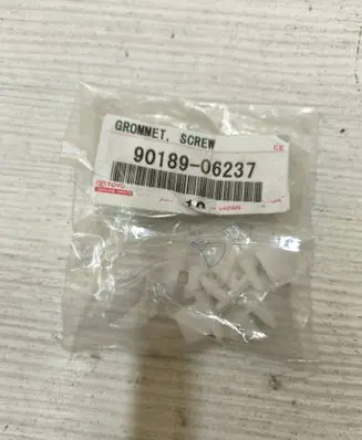 Toyota Corolla E140 E150 Front bumper mounting bracket 9018906237