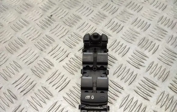 Land Rover Discovery Sport Electric window control switch FK7214540AC
