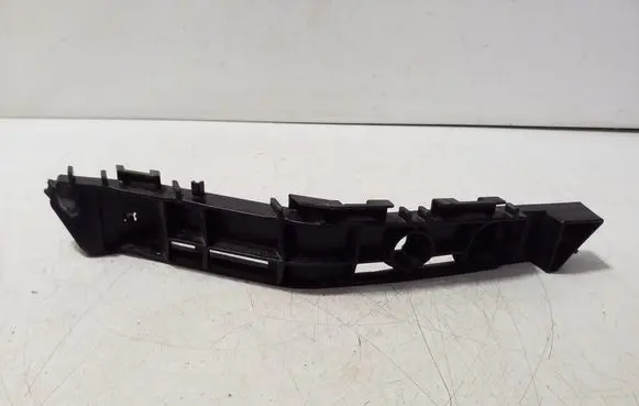 Toyota Yaris Cross Front bumper mounting bracket 525360D320