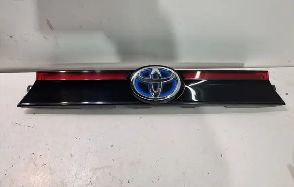 Toyota Yaris Cross Tailgate trim 768010D760 FL3527212237 L413253