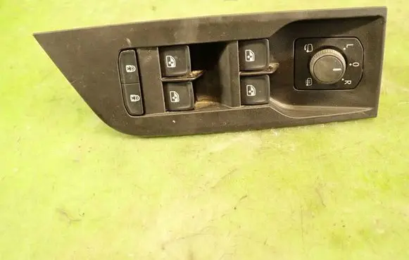 Skoda Octavia Mk4 Quarter vent window switch 