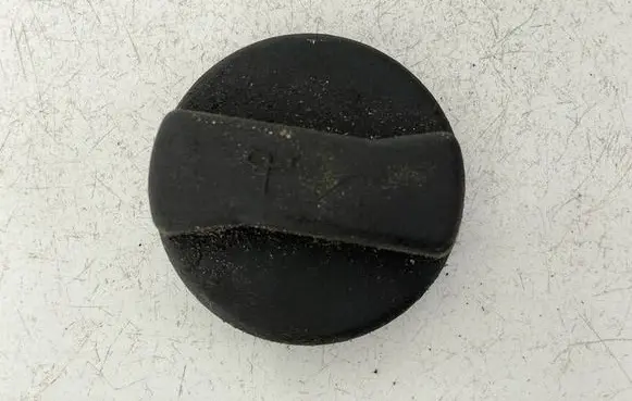 Volkswagen Golf V Oil filler cap 026103485A