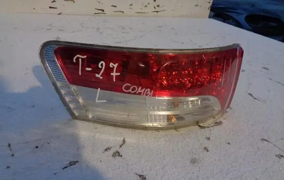 Toyota Avensis T270 Rear/tail lights