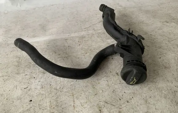 Ford C-MAX II Oil fill pipe 9654733980