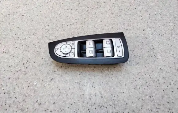 Mercedes-Benz C W205 Electric window control switch A2059056811