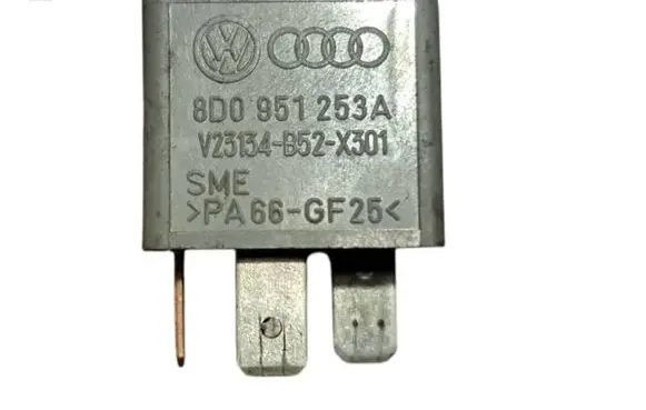 Audi A3 S3 8P Other relay 8D0951253A