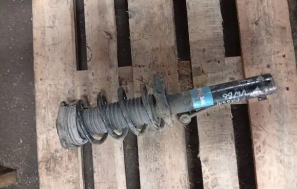 Volkswagen PASSAT B6 Front shock absorber/damper 3C0413031N