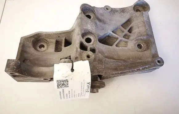 Opel Insignia A Engine mounting bracket 55562863