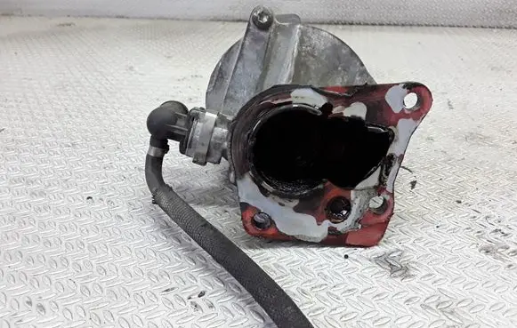 Renault Megane II Vacuum pump D163451323
