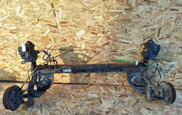 Renault Clio III Rear axle beam 
