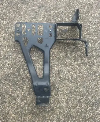 BMW 5 E60 E61 Headlight/headlamp mounting bracket 7033732 11267310