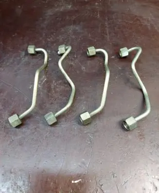 KIA Carnival Fuel injector supply line/pipe 