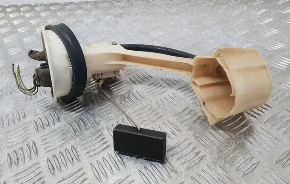 Volkswagen PASSAT B5 Fuel level sensor 88457245