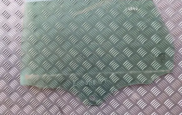 Rear door window glass