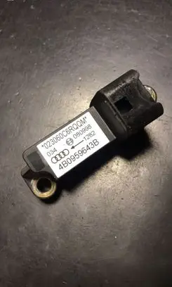 Audi A6 S6 C5 4B Airbag deployment crash/impact sensor 4B0959643B