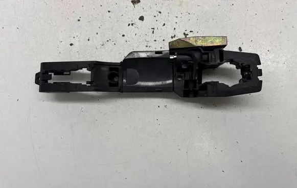 Infiniti FX Front door exterior handle/bracket 