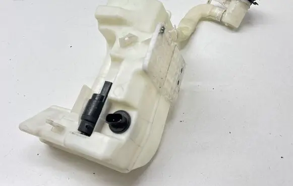 Volkswagen PASSAT B8 USA Windshield washer fluid reservoir/tank 5C6955449AF 12022018