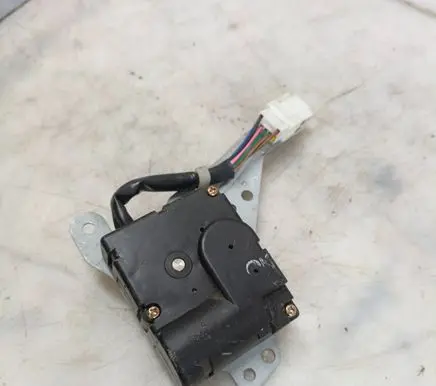Hyundai Santa Fe Air flap motor/actuator 